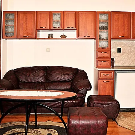 Отель Family Zora